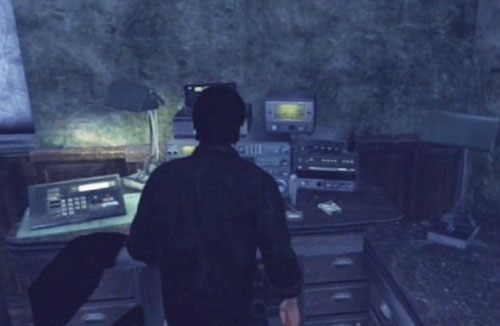 Teraz wróć się do pomieszczenia z radiem, które użyj - Misje poboczne (1) | Silent Hill cz.1 | Silent Hill Downpour - Silent Hill: Downpour - poradnik do gry