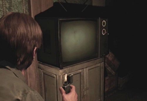 Tam zaraz po lewej strony od wejścia do kuchni włącz TV - Misje poboczne (1) | Silent Hill cz.1 | Silent Hill Downpour - Silent Hill: Downpour - poradnik do gry