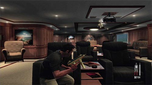 Zaatakuj z zaskoczenia przeciwników, którzy szukali czegoś w jednej ze ścian, przy czym bądź gotowy na to, że od lewej strony mogą nadciągnąć posiłki - Eksploracja głównego pokładu jachtu | Rozdział XI | Solucja Max Payne 3 - Max Payne 3 - poradnik do gry