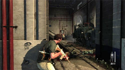 Dopiero po zabezpieczeniu górnych balkoników udaj się prosto, natrafiając po drodze na drugiego pick-upa z zapasami (nowe bronie, składzik amunicji, dwa opakowania środków przeciwbólowych) - Dotarcie do wieżyczki w porcie | Rozdział XI | Solucja Max Payne 3 - Max Payne 3 - poradnik do gry