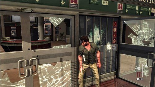Zabezpiecz obszar wokół strefy lądowania i ruszaj w stronę głównego budynku - Eksploracja dolnego piętra ostatniego budynku | Rozdział XI | Max Payne 3 - Max Payne 3 - poradnik do gry
