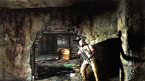 Przesuwaj się stopniowo do przodu, docierając docelowo do pokazanej na powyższym screenie dziury w ścianie - Przeprawa przez zniszczone pomieszczenia hotelu | Rozdział XII | Max Payne 3 - Max Payne 3 - poradnik do gry