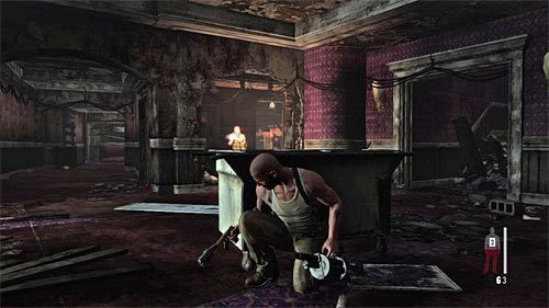 Pozostań za zasłoną, za którą domyślnie powinien ukryć się Max i zajmij się błyskawiczną eliminacją wrogów zmierzających w Twoją stronę - Dotarcie do drzwi wyjściowych | Rozdział XII | Solucja Max Payne 3 - Max Payne 3 - poradnik do gry