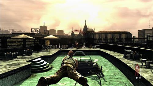 Bądź gotowy do zlikwidowania nowych przeciwników, którzy nagle pojawią się przed Tobą - Przeprawa przez zniszczoną restaurację i jej okolice | Rozdział XII - Max Payne 3 - poradnik do gry