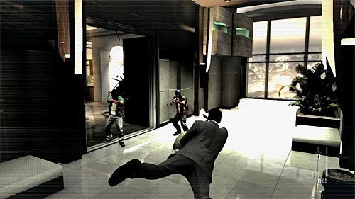 Druga część samouczka to wykonanie rzutu w trybie spowolnienia czasu - Przeprawa przez apartament | Rozdział I | Solucja Max Payne 3 - Max Payne 3 - poradnik do gry