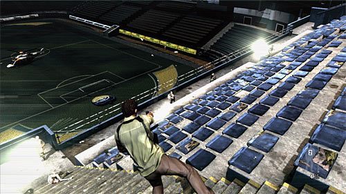 Gdy tylko odzyskasz kontrolę nad Maxem proponuję wykonać długi rzut do przodu - Przeprawa przez drugą część trybun | Rozdział III | Solucja Max Payne 3 - Max Payne 3 - poradnik do gry