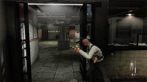 Proponuję ustawić się przy wejściu do zbrojowni i z tego miejsca atakować nadbiegających wrogów - Dotarcie do zbrojowni | Rozdział XIII | Solucja Max Payne 3 - Max Payne 3 - poradnik do gry