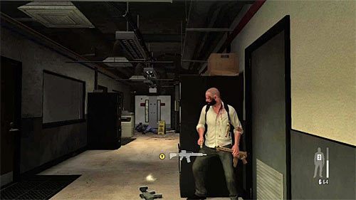 Zacznij od zaatakowania z zaskoczenia pojedynczego wartownika patrolującego sąsiedni korytarz - Dotarcie do głównego terminalu | Rozdział XIV | Solucja Max Payne 3 - Max Payne 3 - poradnik do gry