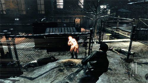 Przystąp do atakowania nowej grupy bandytów - Bitwa w garażu i jego okolicach | Rozdział IV | Solucja Max Payne 3 - Max Payne 3 - poradnik do gry