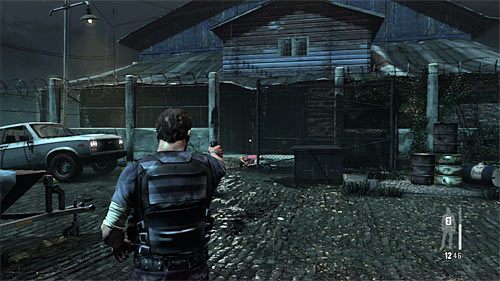 Jeżeli nie chcesz skradać się lub jeżeli zostałeś już zauważony, to rozpraw się z przeciwnikami stojącymi przy aucie, a następnie z nową grupą, która nadbiegnie od prawej strony - Dotarcie do głównej części obozu | Rozdział V | Solucja Max Payne 3 - Max Payne 3 - poradnik do gry