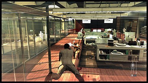 Przygotuj się, bo od razu zmuszony zostaniesz do stoczenia pierwszej bitwy - Bitwa w pierwszym pomieszczeniu biurowym | Rozdział VI | Solucja Max Payne 3 - Max Payne 3 - poradnik do gry