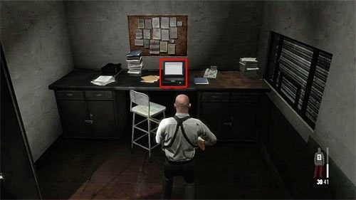 SEKRET 4 [Ślad 2/7 - Lista więźniów]: Sekret odnajdziesz w niewielkim pomieszczeniu obszaru sąsiadującego z więzieniem - Ślady i złote bronie - Rozdział XIII | Sekrety w Max Payne 3 - Max Payne 3 - poradnik do gry