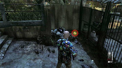 Przejdź nieco dalej, przy czym zanim skorzystasz ze schodów skręć w lewo (screen 1), przechodząc obok budynku - Dotarcie na górne balkoniki | Rozdział IX | Solucja Max Payne 3 - Max Payne 3 - poradnik do gry