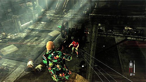 Ruszaj w stronę schodów, przy czym licz się z tym, że na dole mogą jeszcze przebywać jacyś przeciwnicy - Bitwy w magazynie | Rozdział VII | Solucja Max Payne 3 - Max Payne 3 - poradnik do gry