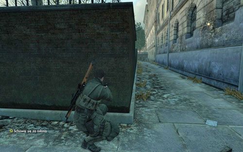Wyjdź przez dziurę w ścianie i udaj się w prawo - Misja 3 - Muzeum Kaiser-Friedrich (1) | Opis przejścia Sniper Elite V2 - Sniper Elite V2 - poradnik do gry