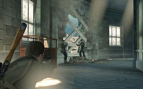 Wyjdź po schodach na górę [#9] - natrafisz tam na jednego żołnierza - Misja 3 - Muzeum Kaiser-Friedrich (2) | Opis przejścia Sniper Elite V2 - Sniper Elite V2 - poradnik do gry