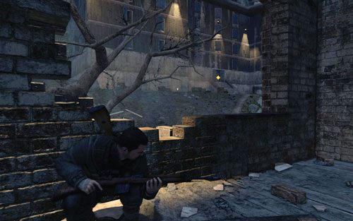 Możesz wyjść po schodach do budynku, który posiada zniszczona ścianę na tyłach, skąd masz bardzo dobrą pozycję strzelecka [#3] - Misja 6 - Wieża Tiergarten (1) | Opis przejścia Sniper Elite V2 - Sniper Elite V2 - poradnik do gry