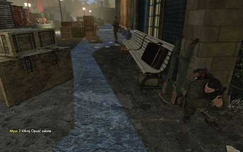 Następnie wychyl się zza narożnika - dostrzeżesz nieopodal stojącego żołnierza - DLC - Zamach na Fuhrera | Opis przejścia Sniper Elite V2 - Sniper Elite V2 - poradnik do gry