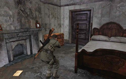 Wewnątrz budynku, do którego wpierw musisz trafić [#2] - Prolog; Misja 1 | Butelki i Sztaby złota Sniper Elite V2 - Sniper Elite V2 - poradnik do gry