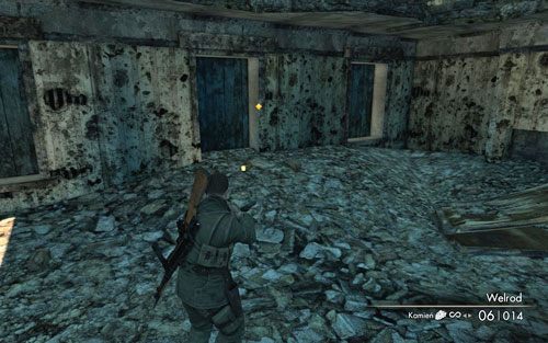 Sztabka jest w pierwszym mijanym budynku [#1] po lewej idąc wzdłuż pierwszej ulicy, którą musiałeś oczyścić - Misja 3 | Butelki i Sztaby złota w Sniper Elite V2 - Sniper Elite V2 - poradnik do gry