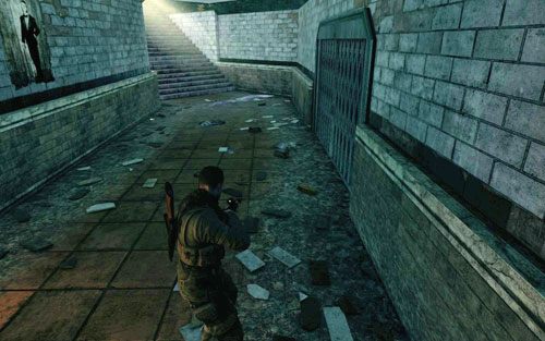 Wewnątrz tunelu, w przejściu [#7] - Misja 8 | Butelki i Sztaby złota w Sniper Elite V2 - Sniper Elite V2 - poradnik do gry