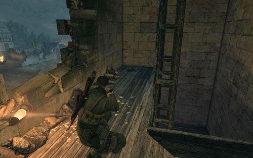 Na szczycie wieży kościelnej [#2] - wpierw musisz wejść po schodach, a następnie kilka razy się wspiąć - Misja 9 | Butelki i Sztaby złota w Sniper Elite V2 - Sniper Elite V2 - poradnik do gry
