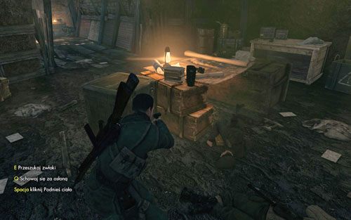 Obok skrzynek w pomieszczeniu wewnątrz bunkrów, gdzie przebywał dowódca [#8] - Misja 9 | Butelki i Sztaby złota w Sniper Elite V2 - Sniper Elite V2 - poradnik do gry
