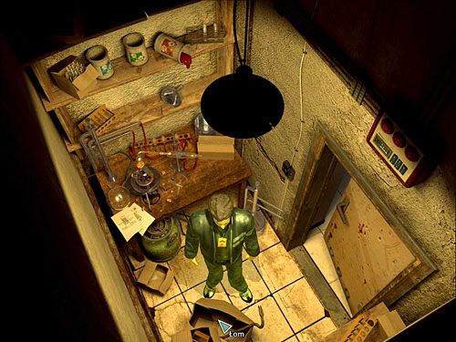 To ostatni moment, by zabrać stojący w kącie na zapleczu (w kartonowym pudle; w dole ekranu) łom, który okaże się niezbędny w dalszej części gry - Wytwórz etanol | Rozdział 2 | Alternativa - Alternativa - poradnik do gry