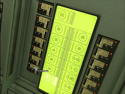 Odemknij obudowę i wciśnij przełącznik odpowiadający 7 piętru (na dole po lewej) - Wymień kamerę | Rozdział 4 | Alternativa - Alternativa - poradnik do gry