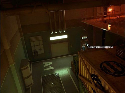 Schodami przeciwpożarowymi (pod napisem EXIT; po prawej) opuść magazyn - Zdobądź potrzebny sprzęt z magazynu | Rozdział 6 | Alternativa - Alternativa - poradnik do gry