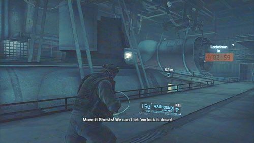 Na koniec starcia przebiegamy wolnym od przeciwników obszarem wprost do drzwi sterowni - Misja 5 Silent Talon (2) | Opis przejścia Ghost Recon - Future Soldier - Tom Clancys Ghost Recon: Future Soldier - poradnik do gry