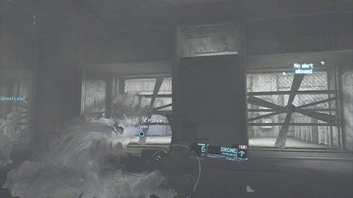 Wraz z kompanami ruszymy pustymi korytarzami aż dotrzemy do wentylatorów blokujących nam dalszą drogę - Misja 6 Firefly Rain (2) | Opis przejścia Ghost Recon - Future Soldier - Tom Clancys Ghost Recon: Future Soldier - poradnik do gry