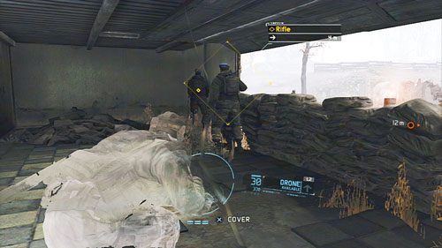 Na parterze natrafimy na dwóch żołnierzy - Misja 7 Ember Hunt (1) | Opis przejścia Ghost Recon - Future Soldier - Tom Clancys Ghost Recon: Future Soldier - poradnik do gry