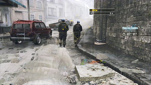 Podbiegamy kawałek do przodu by trafić na dwóch żołnierzy patrolujących ulicę biegnącą wzdłuż muru - Misja 7 Ember Hunt (2) | Opis przejścia Ghost Recon - Future Soldier - Tom Clancys Ghost Recon: Future Soldier - poradnik do gry
