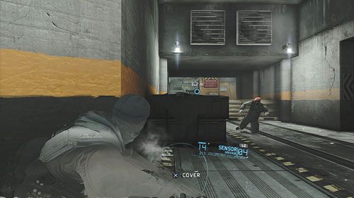 Czekamy cierpliwie na patrolującego strażnika i ściągamy go w tym samym pomieszczeniu, co pozostałą trójkę - Misja 10 Gallant Thief (2) | Opis przejścia Ghost Recon - Future Soldier - Tom Clancys Ghost Recon: Future Soldier - poradnik do gry