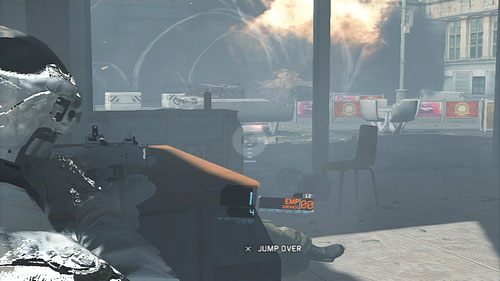 Szybko rozprawiamy się z przeciwnikami, którzy z niej wyskoczą i stajemy do walki z kolejnym natarciem - Misja 11 Invisible Bear (3) | Opis przejścia Ghost Recon - Future Soldier - Tom Clancys Ghost Recon: Future Soldier - poradnik do gry