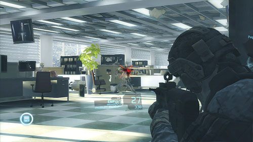 Po obejrzeniu przerywnika staniemy do walki w długim pomieszczeniu biurowym - Misja 11 Invisible Bear (3) | Opis przejścia Ghost Recon - Future Soldier - Tom Clancys Ghost Recon: Future Soldier - poradnik do gry