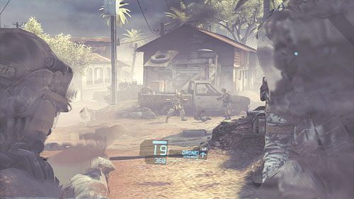 Szybko i ostrożnie posuwamy się w dół drogi by trafić na najemników znęcających się nad cywilami koło samochodu - Misja 3 Noble Tempest (1) | Wyzwania w Ghost Recon - Future Soldier - Tom Clancys Ghost Recon: Future Soldier - poradnik do gry