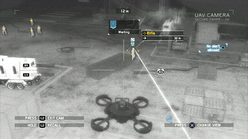 W następnej kolejności na cel bierzemy samotnego żołnierza, który oddali się od reszty spacerując daleko w prawo - Misja 6 Firefly Rain (3) | Wyzwania w Ghost Recon - Future Soldier - Tom Clancys Ghost Recon: Future Soldier - poradnik do gry