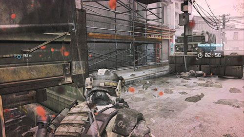 Następnie szybko podbiegamy na tył ciężarówki i zabijamy dwóch żołnierzy, którzy z niej wyskoczą - Misja 7 Ember Hunt (3) | Wyzwania w Ghost Recon - Future Soldier - Tom Clancys Ghost Recon: Future Soldier - poradnik do gry