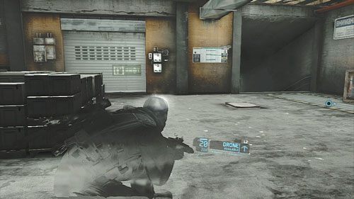 Udajemy się tuż za nim na szczyt schodów i gdy on pójdzie w prawo my udajemy się w lewo i wchodzimy do ciemnego korytarza prowadzącego w dół - Misja 10 Gallant Thief (3) | Wyzwania w Ghost Recon - Future Soldier - Tom Clancys Ghost Recon: Future Soldier - poradnik do gry