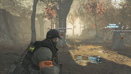 Zbiegając ze zbocza kierujemy się w lewo i przebiegamy przed górką, za którą porusza się VIP - Misja 12 Shattered Mountain (3) | Wyzwania w Ghost Recon - Future Soldier - Tom Clancys Ghost Recon: Future Soldier - poradnik do gry