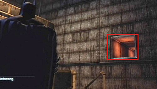 Ponownie wejdź schodami na samą górę, gdzie znajdziesz szyb wentylacyjny - Przesłuchaj trzech zbirów - Opis przejścia - Batman: Arkham City - Harley Quinns Revenge - poradnik do gry