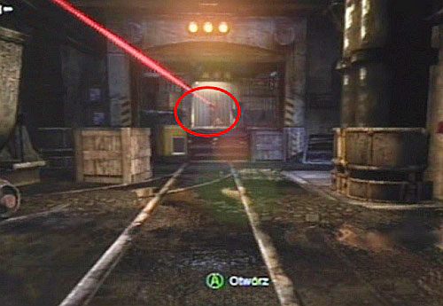 Znajdziesz się w korytarzu strzeżonym przez snajpera - Uratuj Batmana z rąk Harley Quinn - Opis przejścia - Batman: Arkham City - Harley Quinns Revenge - poradnik do gry