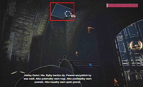 Przejdź przez drzwi na końcu korytarza, by znaleźć się na otwartej przestrzeni, gdzie znajdziesz Harley, jej obstawę oraz zakładników - Uratuj Batmana z rąk Harley Quinn - Opis przejścia - Batman: Arkham City - Harley Quinns Revenge - poradnik do gry