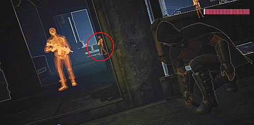 Teraz zajmij się dwoma zbirami idącymi przez korytarz po lewej stronie lokacji - Uratuj Batmana z rąk Harley Quinn - Opis przejścia - Batman: Arkham City - Harley Quinns Revenge - poradnik do gry