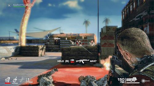 Po znalezieniu się na górnym balkoniku zacznij powoli przemieszczać się w stronę widocznego w oddali lądowiska dla śmigłowców - Rozdział XII - The Rooftops - Przedostań się do helikoptera | Opis przejścia - Spec Ops: The Line - poradnik do gry