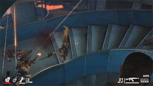 Przed Tobą cała seria nowych walk, przy czym chwilowo nie musisz jeszcze nikogo atakować - Rozdział IV - The Refugees - Przedostań się na niższe piętra | Opis przejścia - Spec Ops: The Line - poradnik do gry