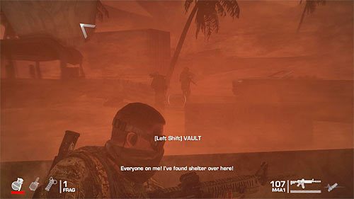 Po dotarciu do wraku autobusu proponuję wskoczyć do środka i z tego miejsca zaatakować kolejnych żołnierzy stacjonujących w okolicy - Rozdział IX - The Road - Znajdź schronienie | Opis przejścia Spec Ops The Line - Spec Ops: The Line - poradnik do gry