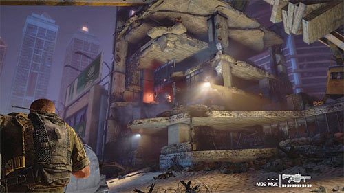 Po przejechaniu kilkuset metrów konwój zatrzyma się i oznacza to, że musisz zająć się eliminacją przebywających w okolicy wrogów - Rozdział X - Część 2 - Stealing Water - Ochraniaj ciężarówki | Opis przejścia - Spec Ops: The Line - poradnik do gry